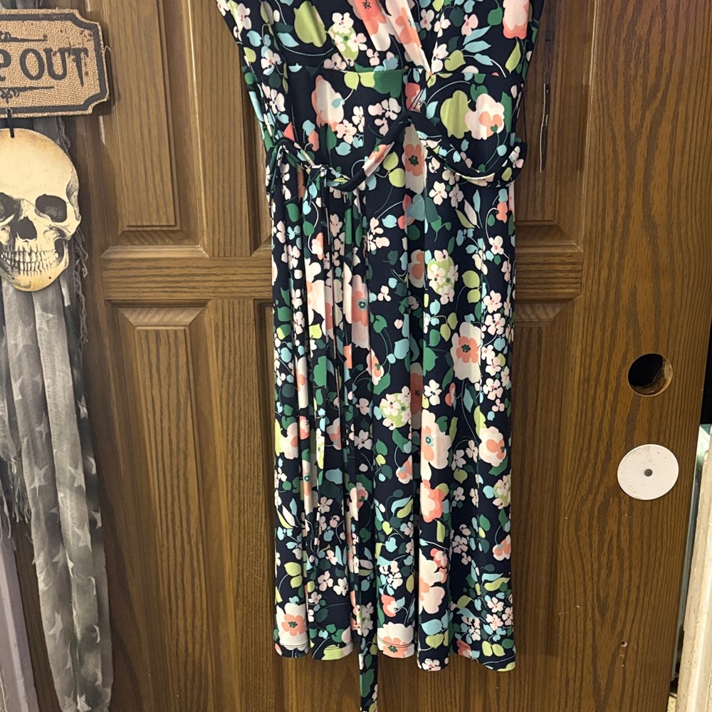 Tommy Hilfiger Sleeveless WaterColor Floral Midi Dress W/ Waist Tie - Picture 3 of 8